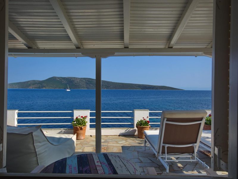Fishermans Cottage - Βεράντα με θέα στο νησί Περιστέρα