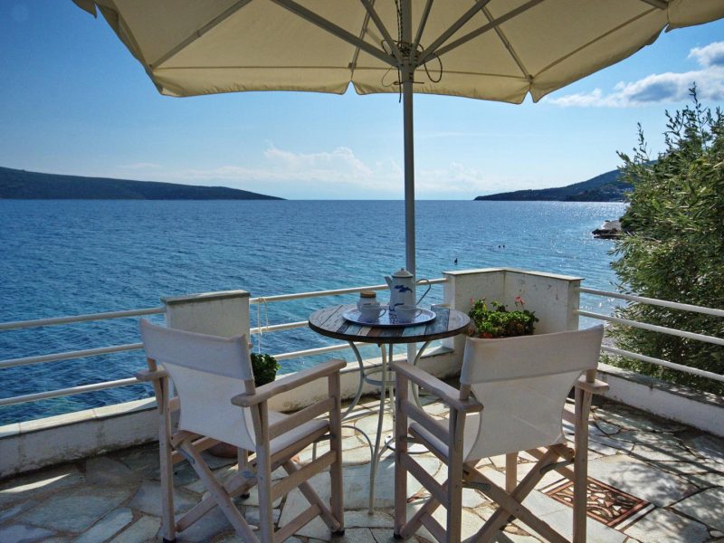 Fishermans Cottage - Βεράντα με θέα στο νησί Περιστέρα